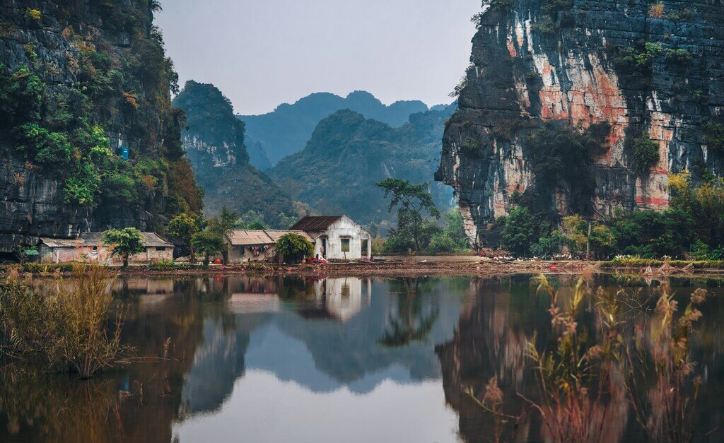 risks of buying a house in Vietnam